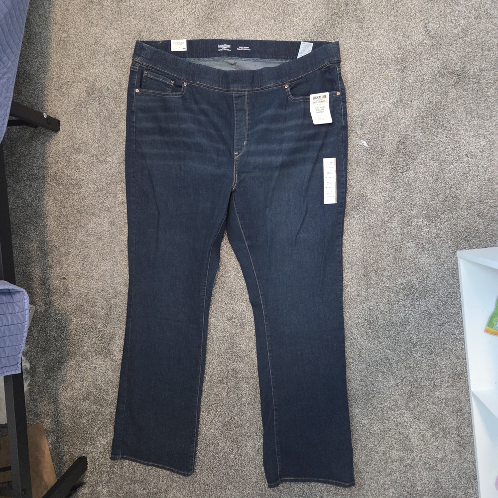 Signature by Levi Strauss Deep Indigo Bootcut Jeans